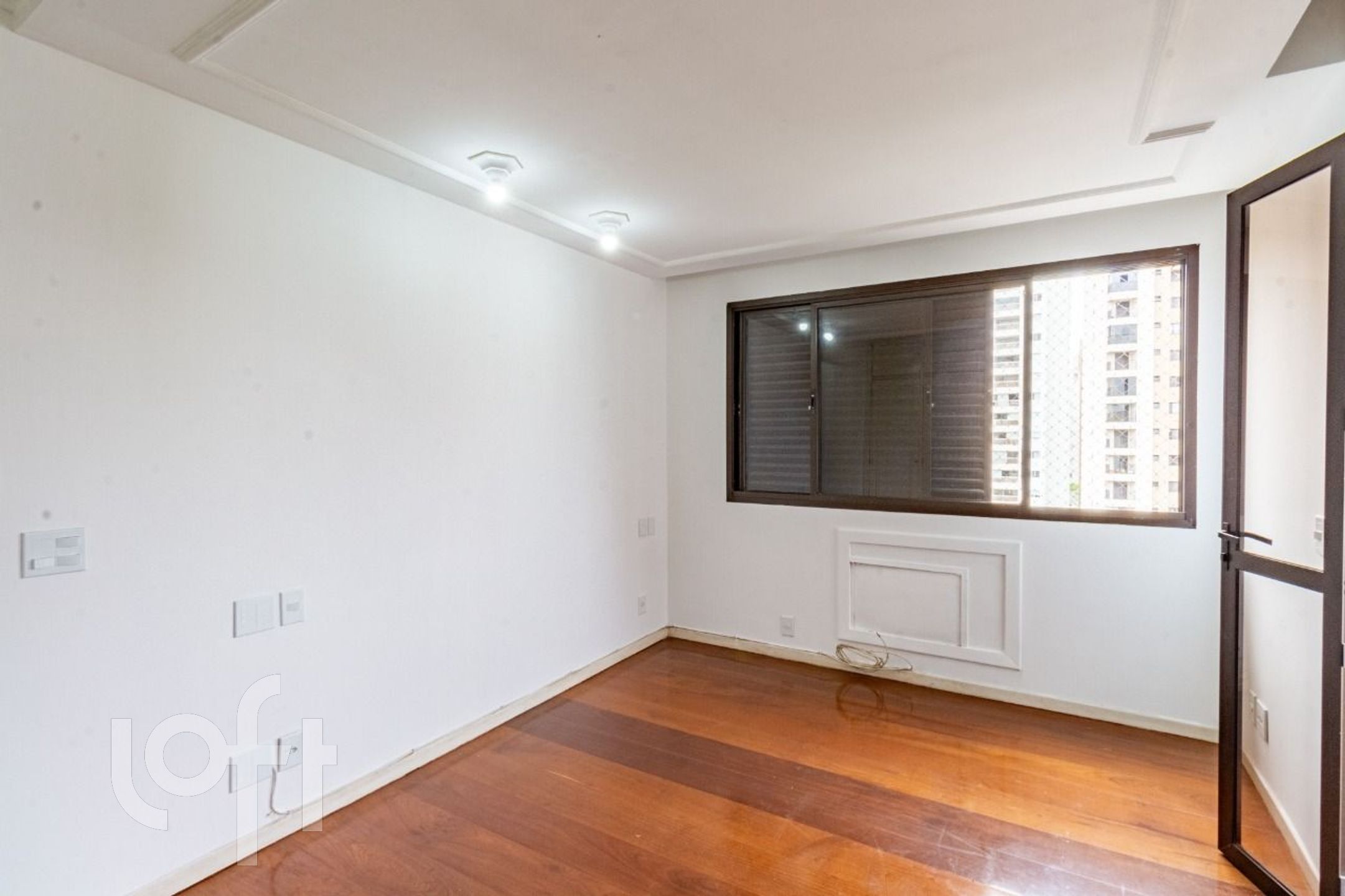 Apartamento à venda com 4 quartos, 238m² - Foto 12