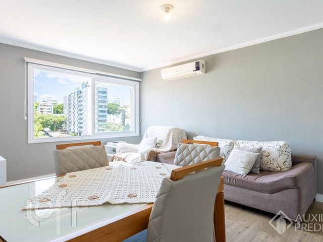 Apartamento com 76m², 2 dormitórios, 1 suíte, 1 vaga, Floresta em Porto Alegre