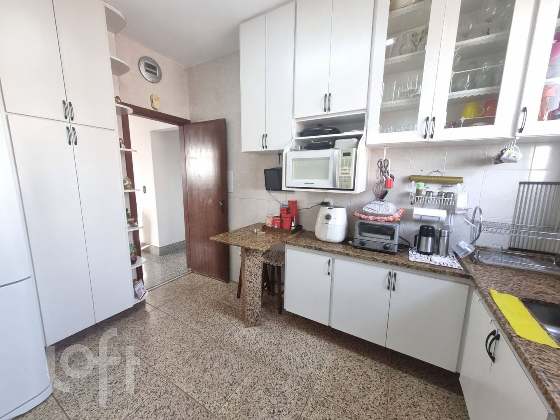 Apartamento à venda com 4 quartos, 204m² - Foto 6