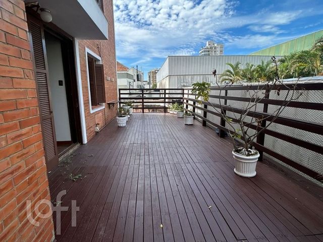 Apartamento com 105m², 3 dormitórios, 1 vaga, Menino Deus em Porto Alegre