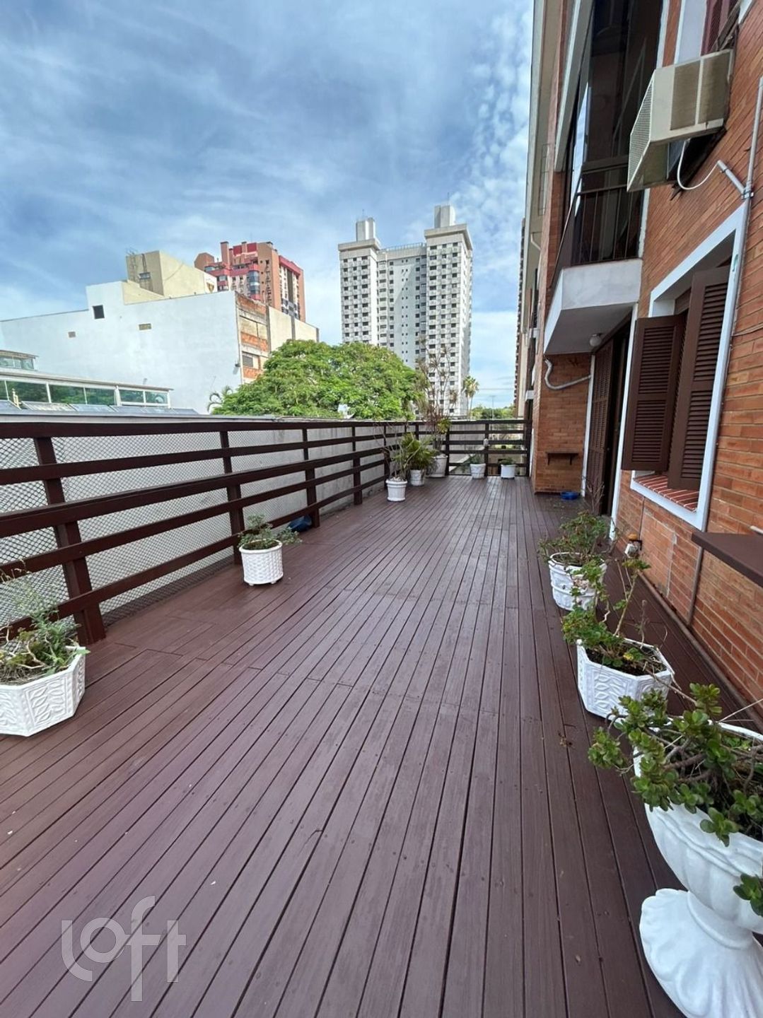 Apartamento com 105m², 3 dormitórios, 1 vaga, Menino Deus em Porto Alegre