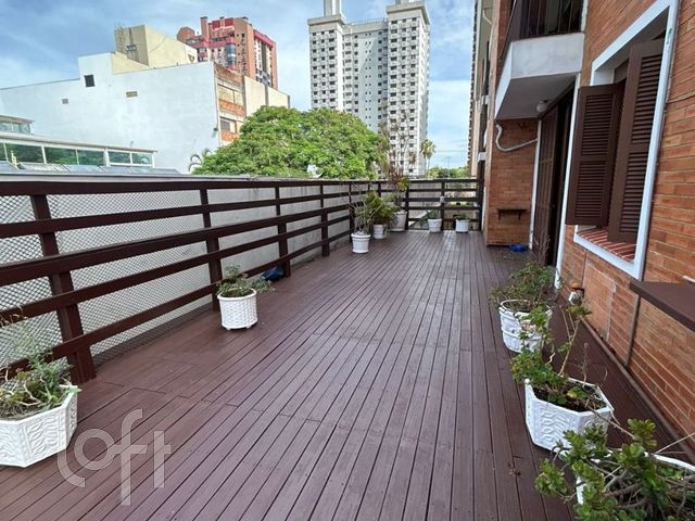 Apartamento com 105m², 3 dormitórios, 1 vaga, Menino Deus em Porto Alegre