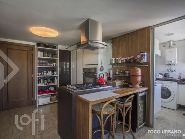 Apartamento com 178m², 3 dormitórios, 3 suítes, 4 vagas, Bela Vista em Porto Alegre