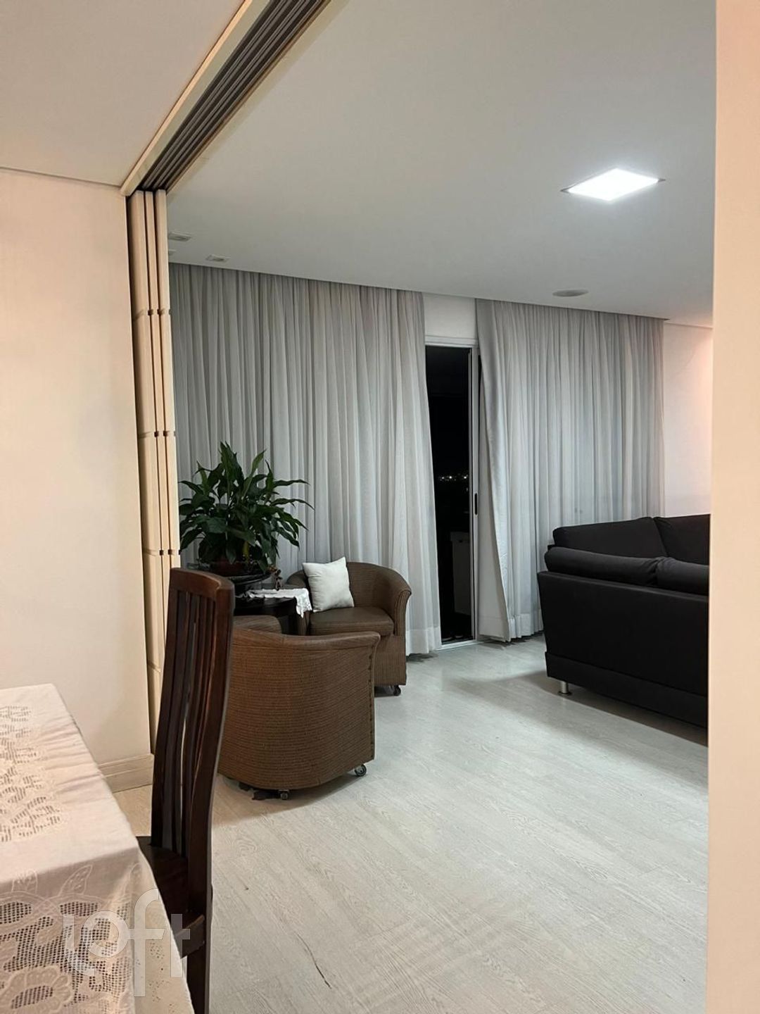 Apartamento à venda com 4 quartos, 178m² - Foto 2