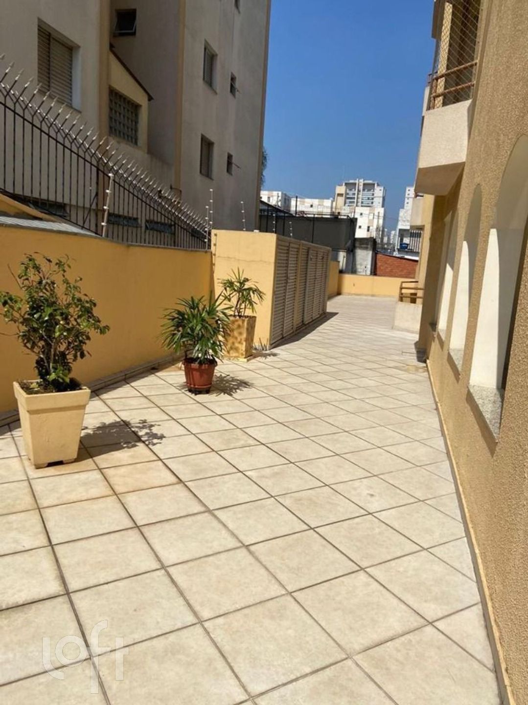 Apartamento à venda com 2 quartos, 70m² - Foto 4