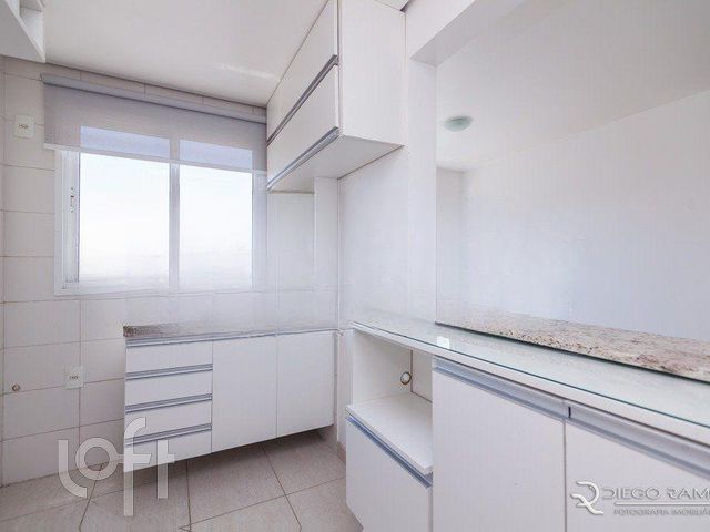 Apartamento com 59m², 2 dormitórios, 1 suíte, 1 vaga, Menino Deus em Porto Alegre
