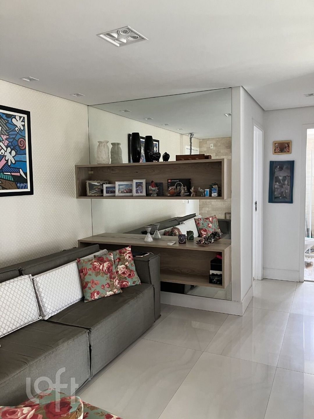 Apartamento à venda com 2 quartos, 70m² - Foto 1