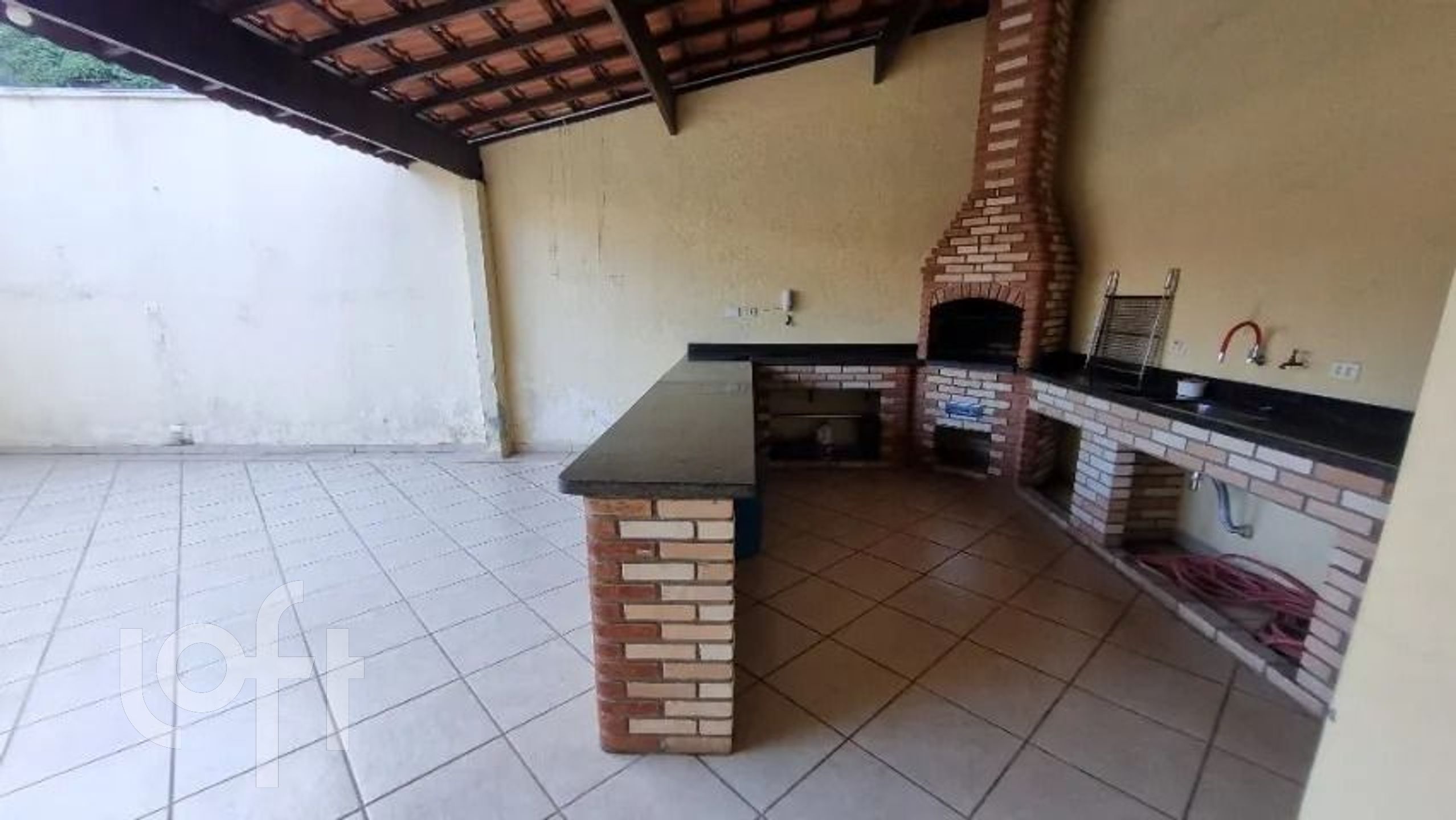 Casa à venda com 2 quartos, 70m² - Foto 13