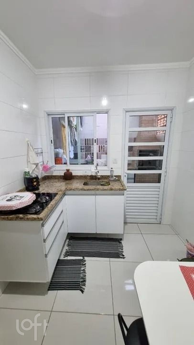 Casa à venda com 2 quartos, 70m² - Foto 4