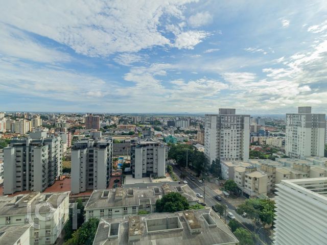 Apartamento com 56m², 2 dormitórios, 1 suíte, 1 vaga, Cristo Redentor em Porto Alegre