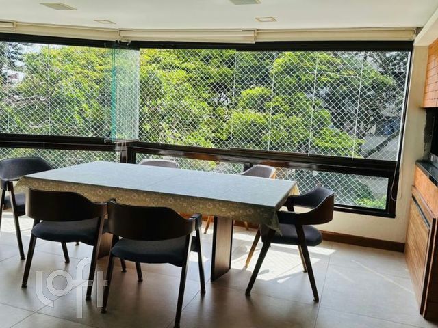 Apartamento com 123m², 3 dormitórios, 1 suíte, 1 vaga, Petrópolis em Porto Alegre