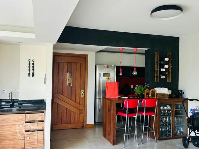 Apartamento com 123m², 3 dormitórios, 1 suíte, 1 vaga, Petrópolis em Porto Alegre