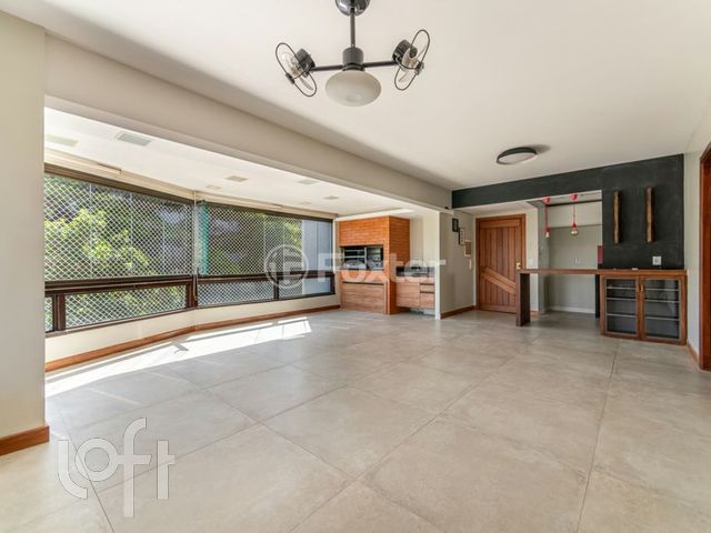 Apartamento com 123m², 3 dormitórios, 1 suíte, 1 vaga, Petrópolis em Porto Alegre