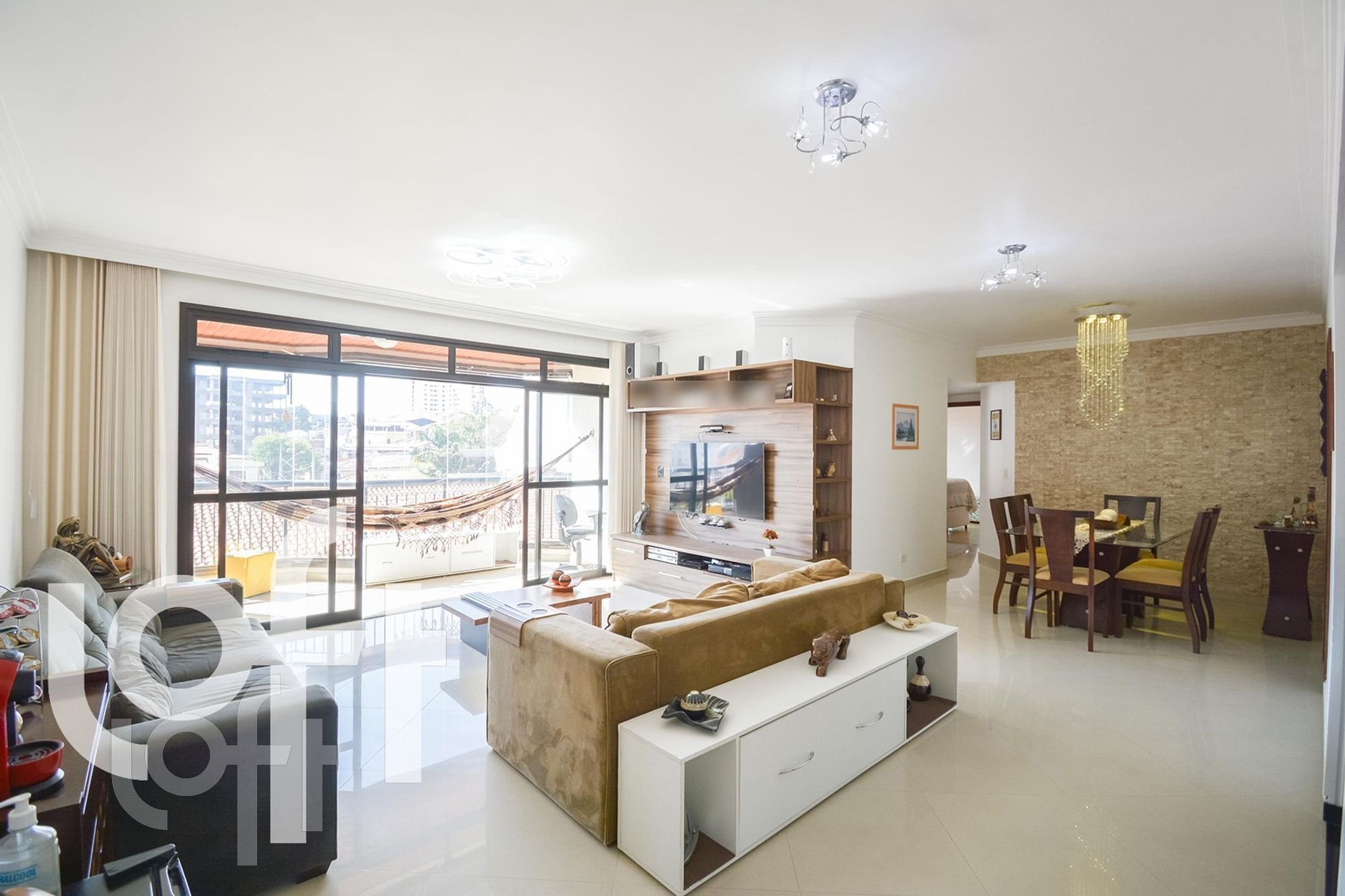 Apartamento à venda em Vila Galvão com 150 m², 4 q