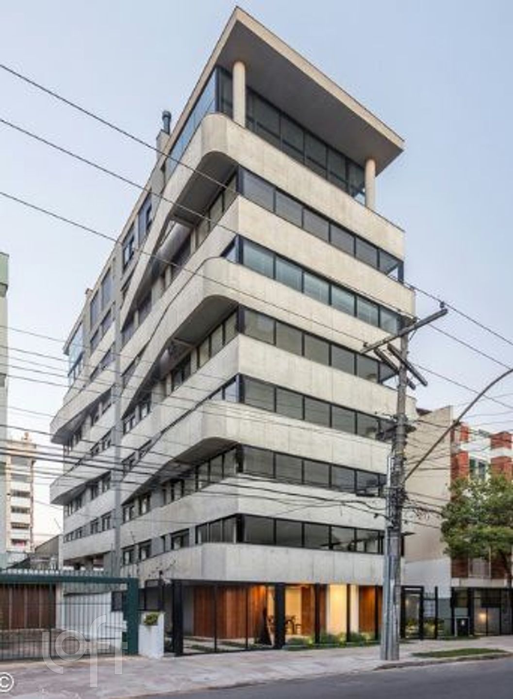 Apartamento com 110m², 2 dormitórios, 1 suíte, 2 vagas, Menino Deus em Porto Alegre