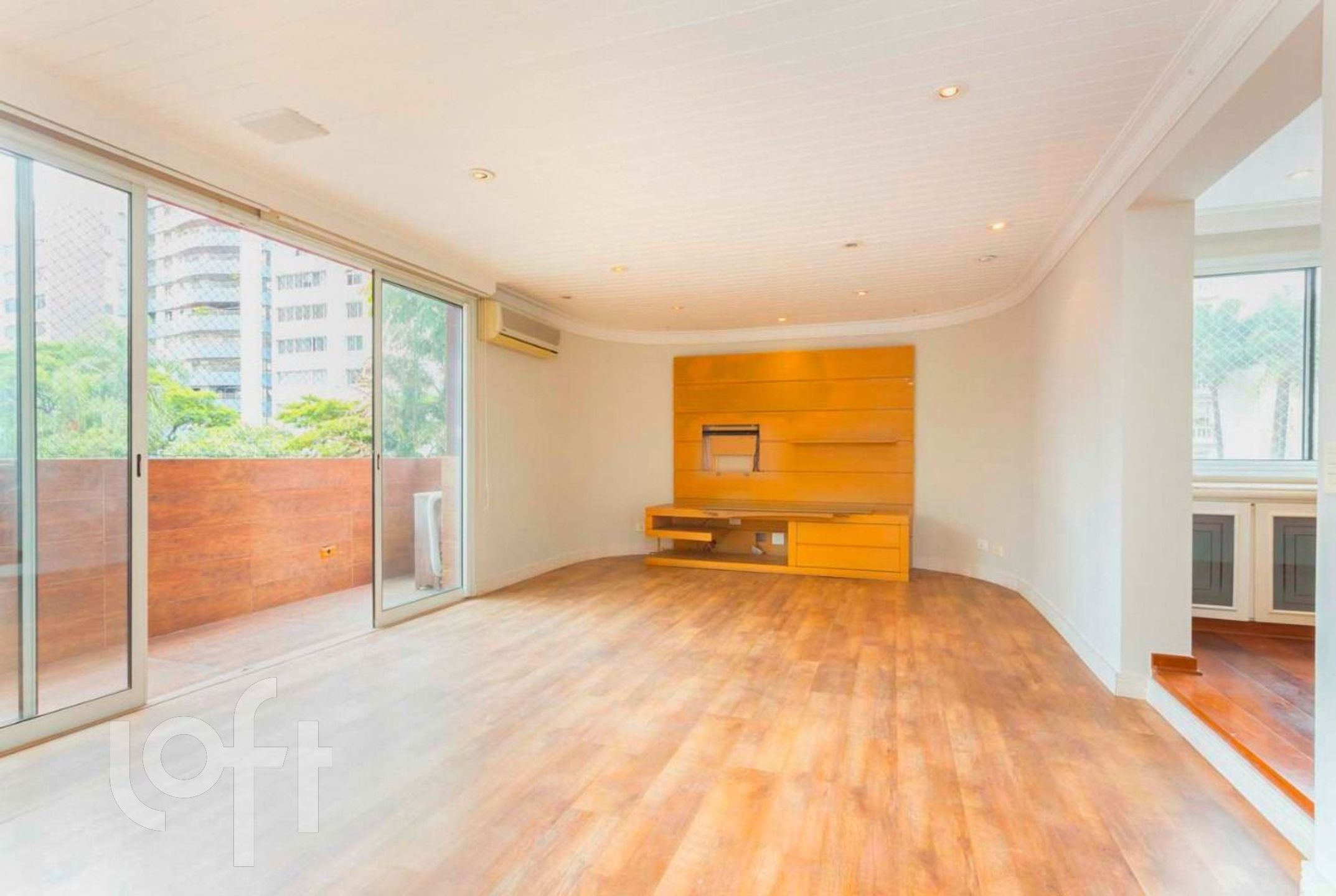 Apartamento à venda com 3 quartos, 200m² - Foto 4