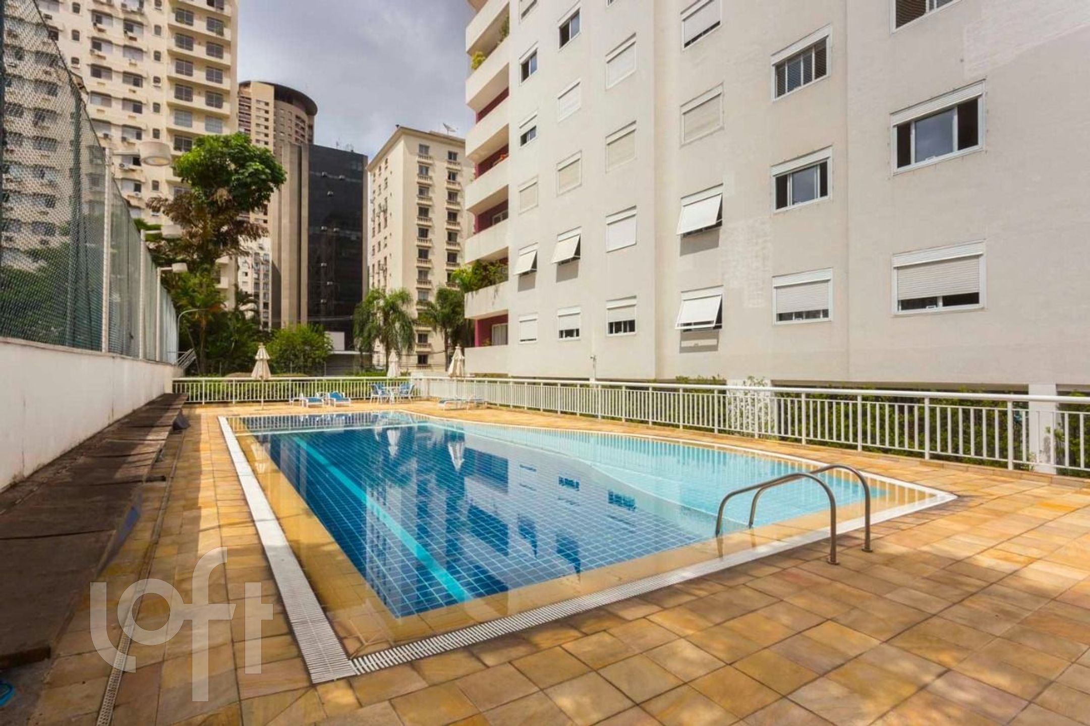 Apartamento à venda com 3 quartos, 200m² - Foto 32