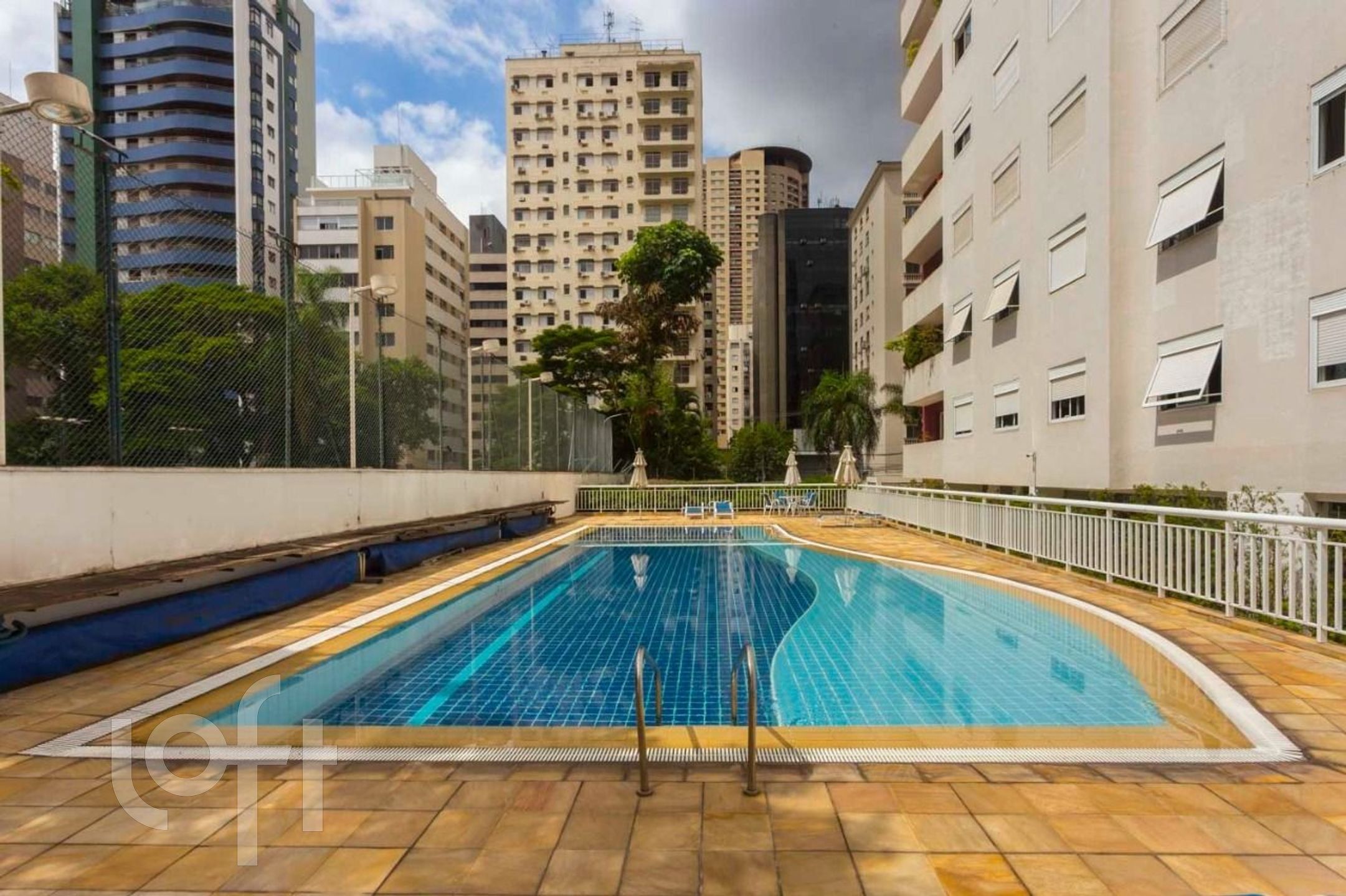 Apartamento à venda com 3 quartos, 200m² - Foto 33