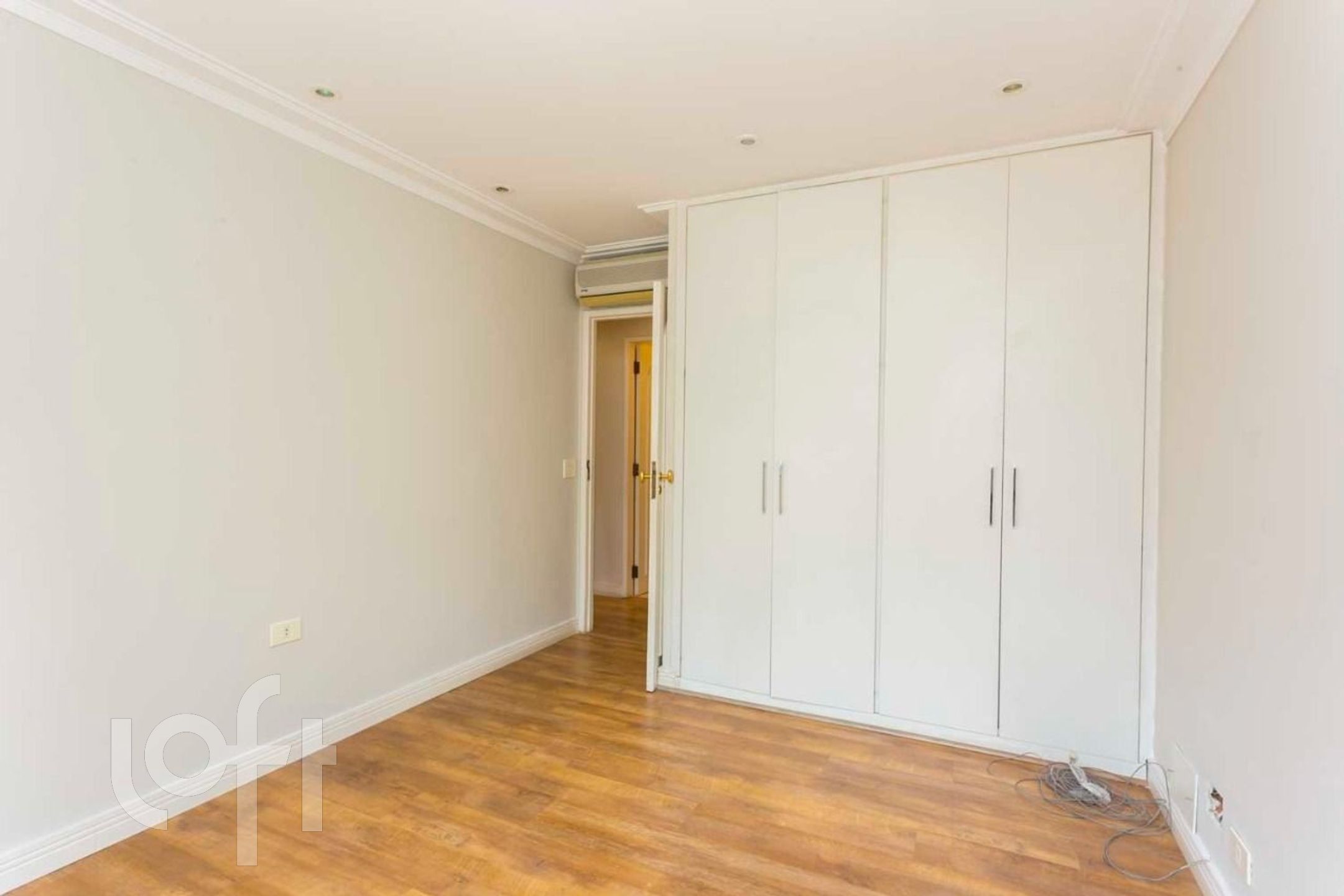 Apartamento à venda com 3 quartos, 200m² - Foto 10