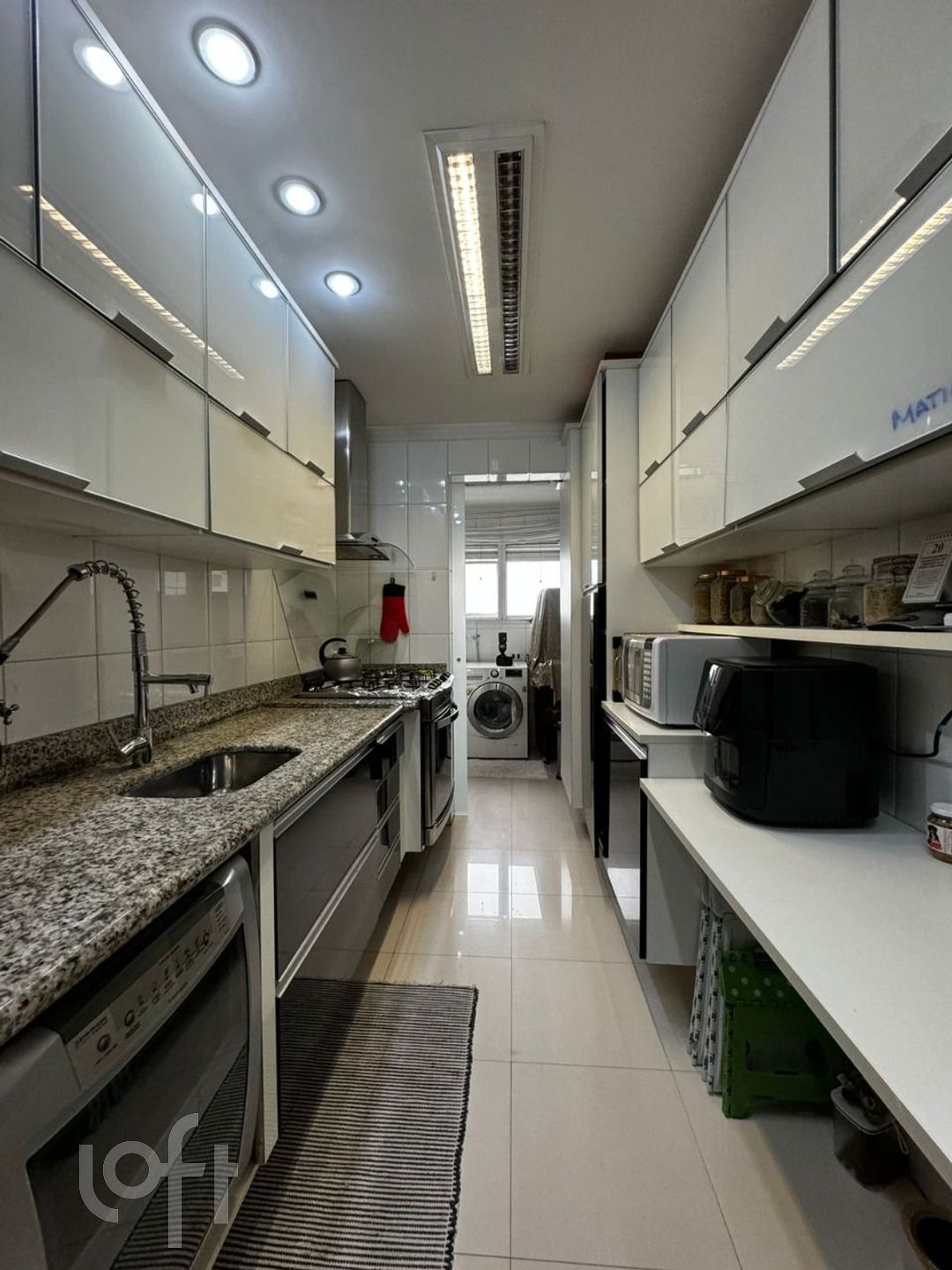 Apartamento à venda com 3 quartos, 121m² - Foto 10