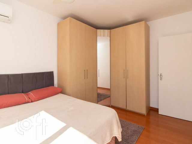 Apartamento com 62m², 2 dormitórios, 1 vaga, Menino Deus em Porto Alegre