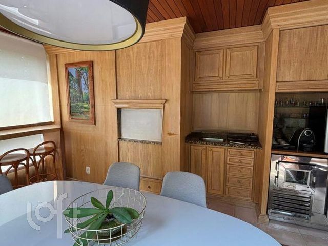 Apartamento com 123m², 3 dormitórios, 1 suíte, 1 vaga, Petrópolis em Porto Alegre