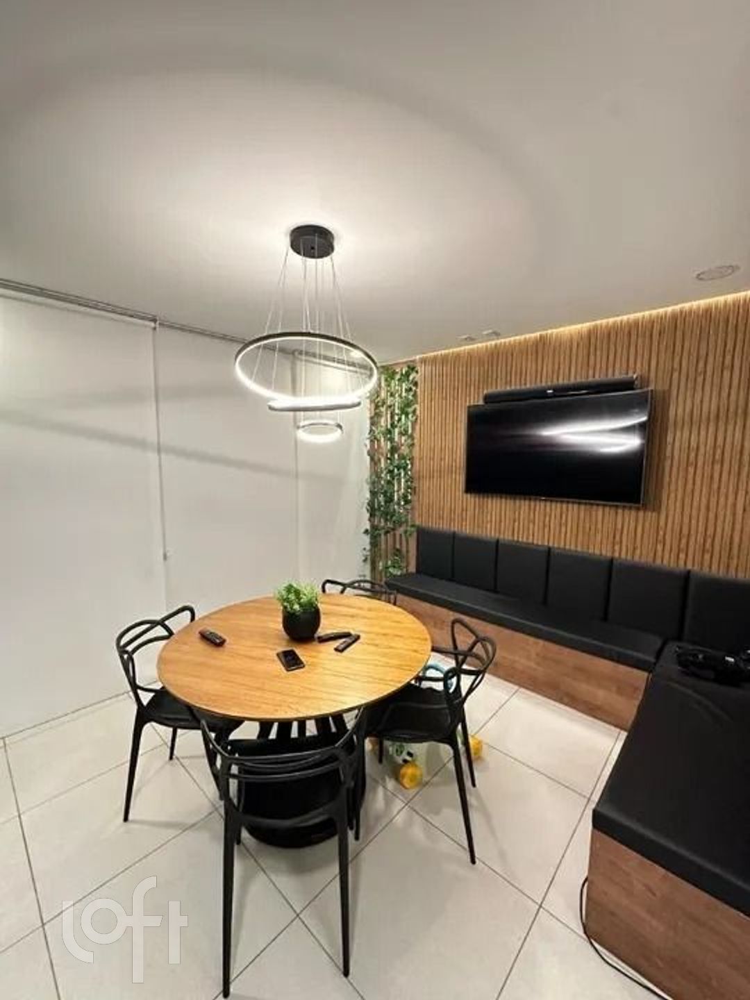 Apartamento à venda com 3 quartos, 106m² - Foto 1