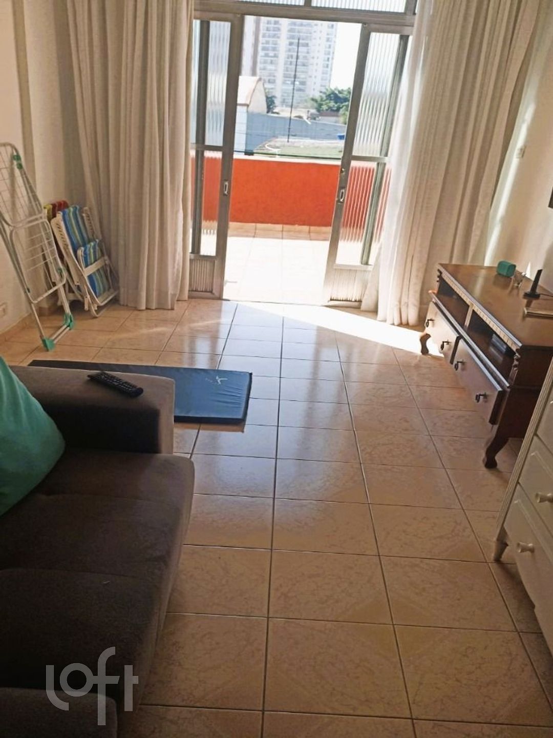 Apartamento à venda com 1 quarto, 70m² - Foto 2