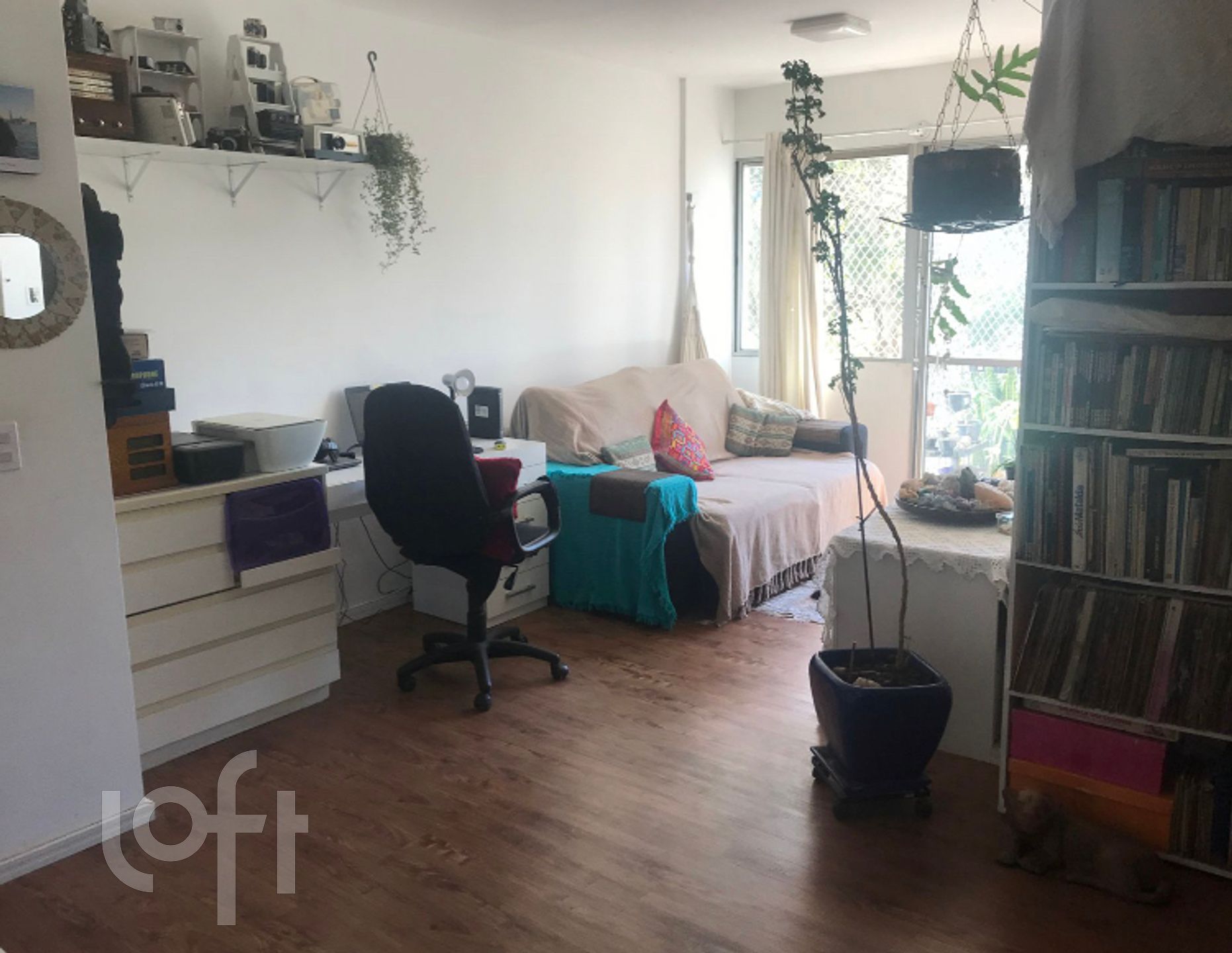 Apartamento à venda com 3 quartos, 75m² - Foto 1