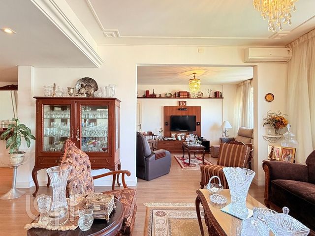 Apartamento com 190m², 3 dormitórios, 1 vaga, Rio Branco em Porto Alegre