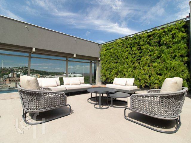 Apartamento com 64m², 2 dormitórios, 1 suíte, 1 vaga, Menino Deus em Porto Alegre