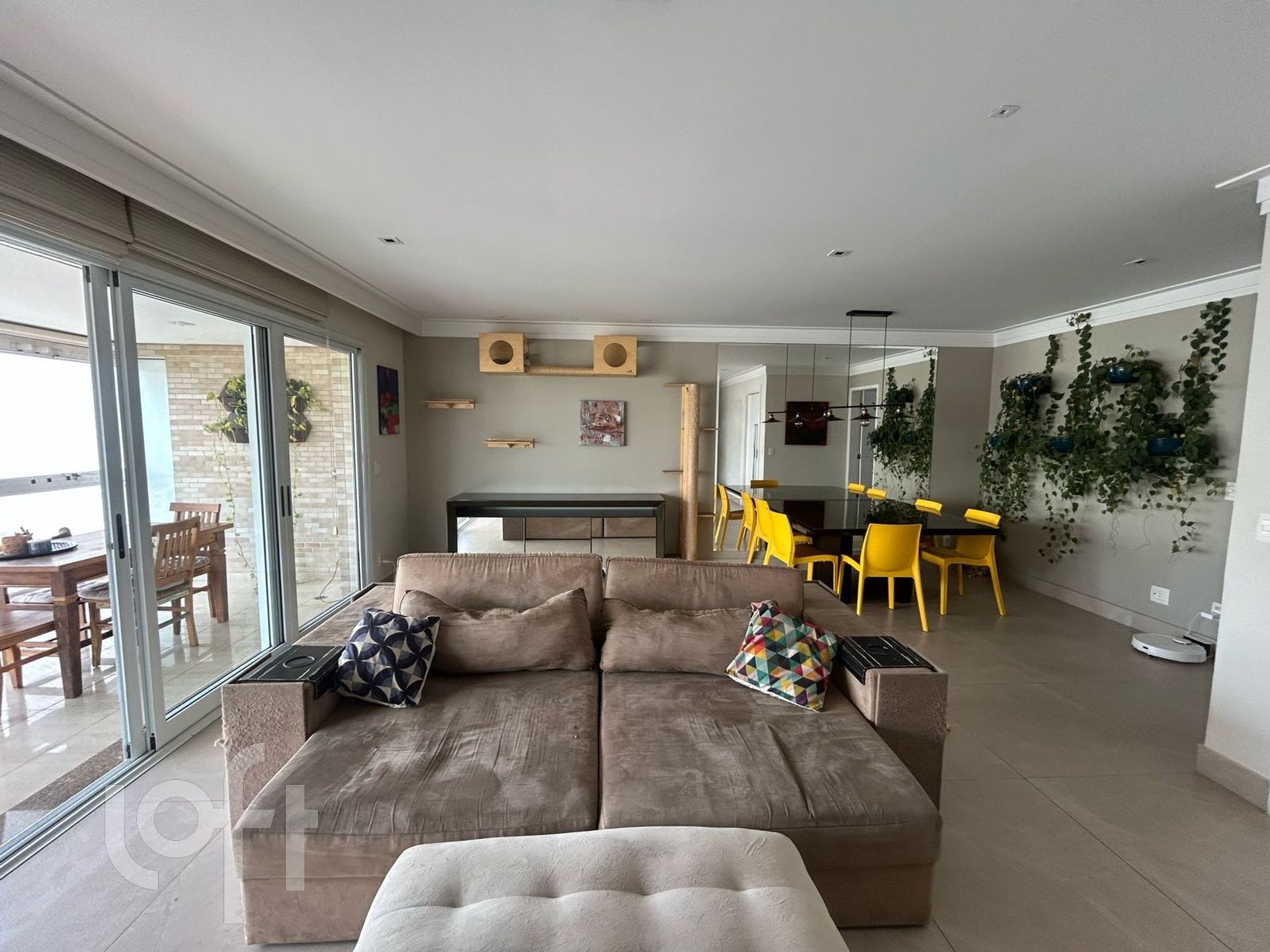 Apartamento à venda em Pacaembu com 167 m², 3 quar