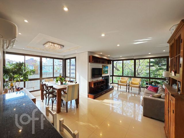 Apartamento com 87m², 2 dormitórios, 1 suíte, 2 vagas, Rio Branco em Porto Alegre