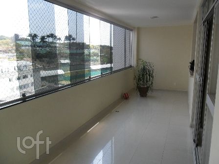 Apartamento à venda com 4 quartos, 159m² - Foto 1