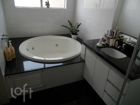 Apartamento à venda com 4 quartos, 159m² - Foto 13