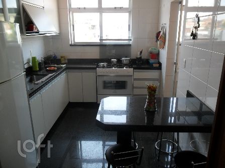 Apartamento à venda com 4 quartos, 159m² - Foto 16