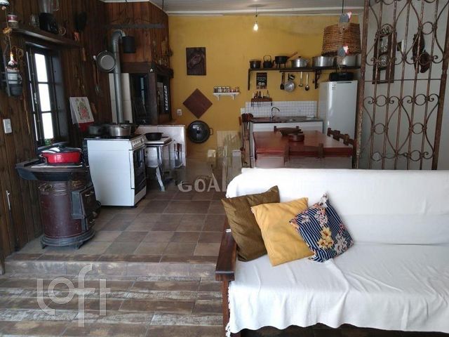 Casa com 250m², 3 dormitórios, Vila Ipiranga em Porto Alegre