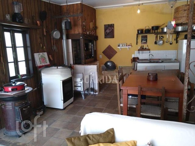 Casa com 250m², 3 dormitórios, Vila Ipiranga em Porto Alegre