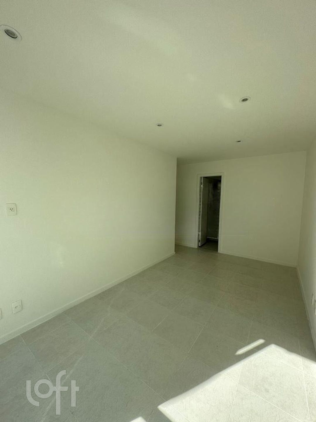 Apartamento à venda com 2 quartos, 78m² - Foto 19