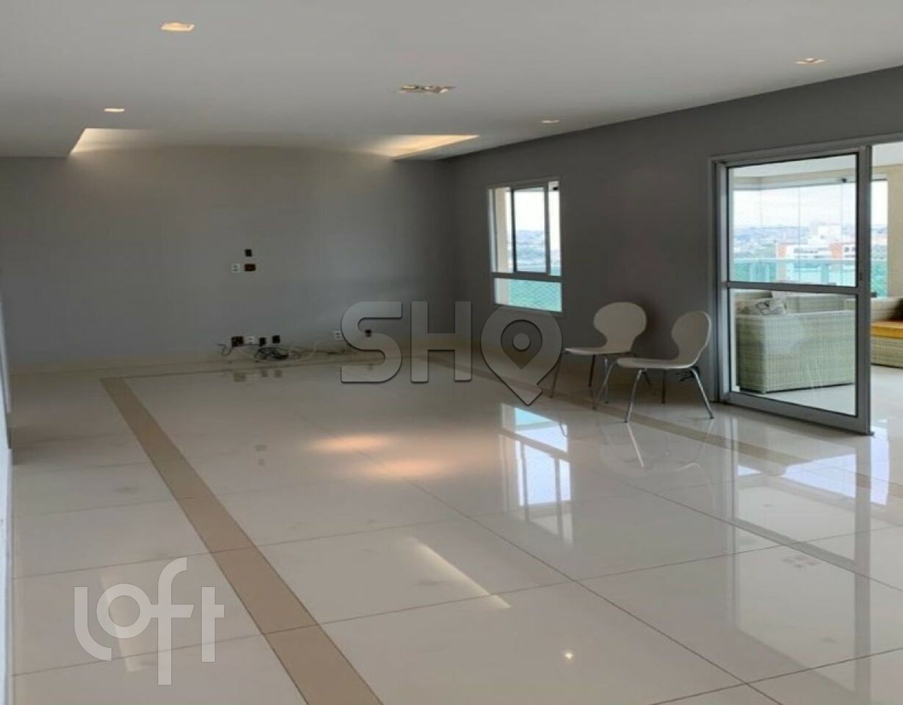 Apartamento à venda com 3 quartos, 156m² - Foto 2