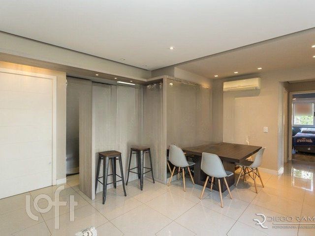 Apartamento com 85m², 3 dormitórios, 1 suíte, 1 vaga, Petrópolis em Porto Alegre
