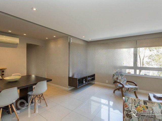 Apartamento com 85m², 3 dormitórios, 1 suíte, 1 vaga, Petrópolis em Porto Alegre