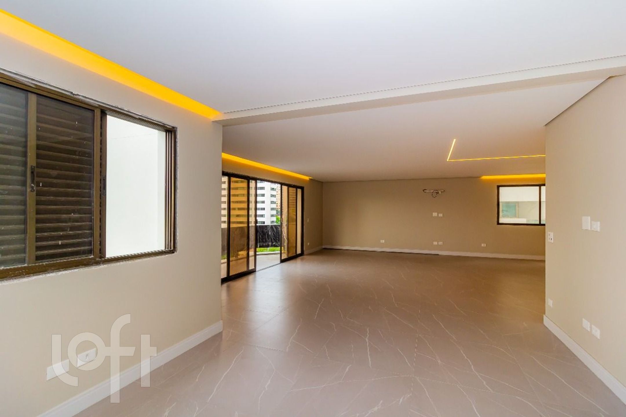 Apartamento à venda com 3 quartos, 236m² - Foto 11