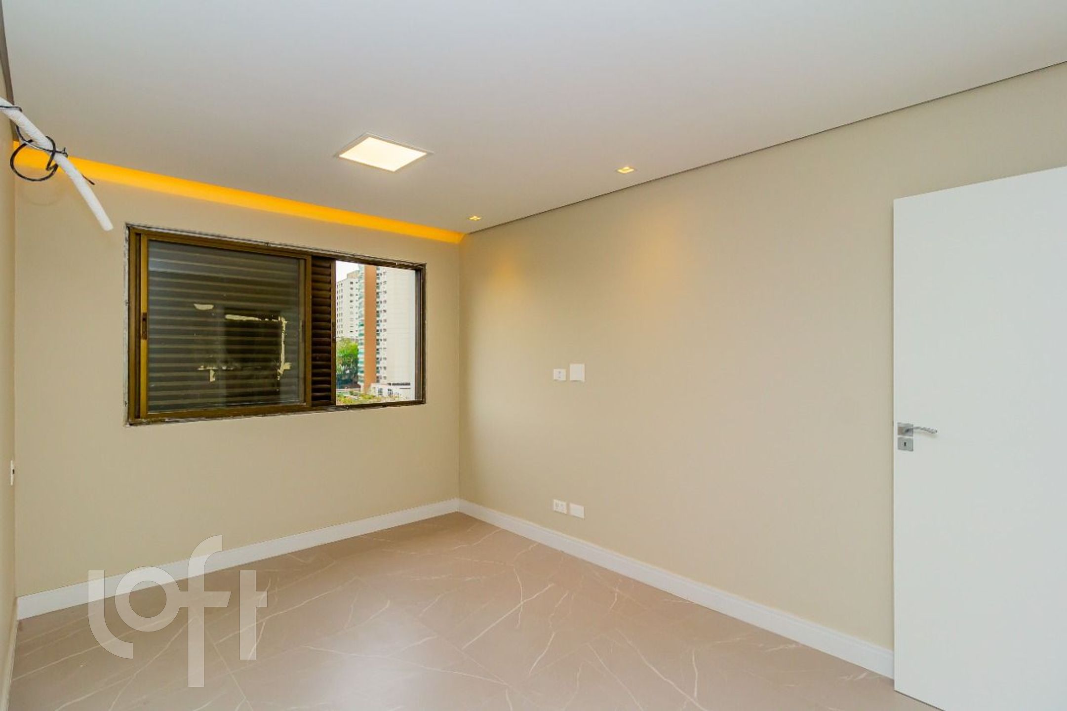 Apartamento à venda com 3 quartos, 236m² - Foto 32