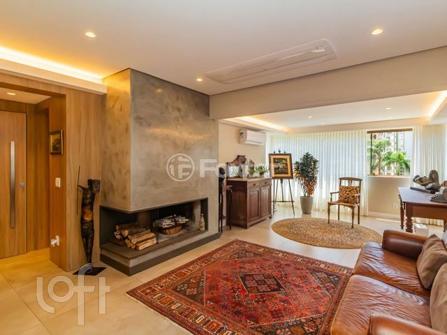 Apartamento com 199m², 4 dormitórios, 1 suíte, 2 vagas, Bela Vista em Porto Alegre