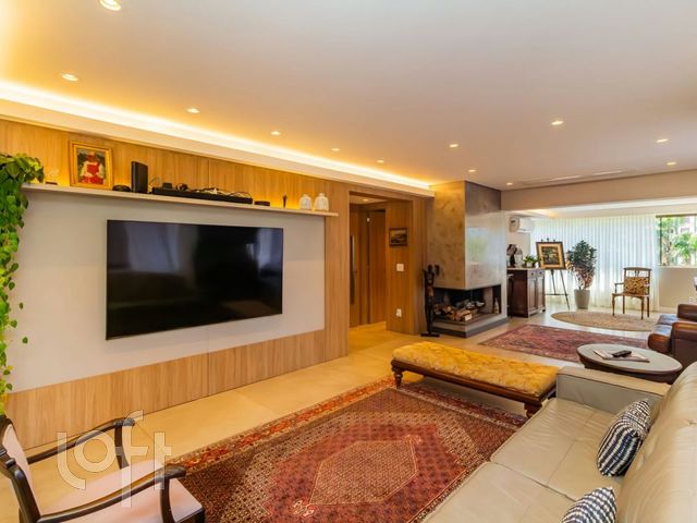 Apartamento com 199m², 4 dormitórios, 1 suíte, 2 vagas, Bela Vista em Porto Alegre