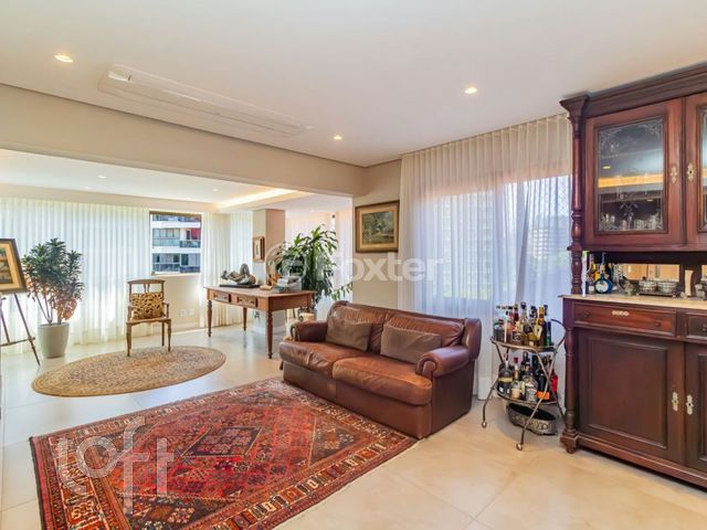 Apartamento com 199m², 4 dormitórios, 1 suíte, 2 vagas, Bela Vista em Porto Alegre