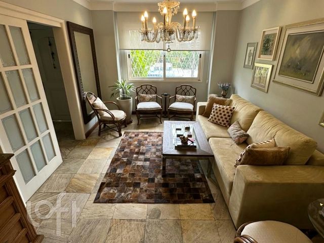 Casa com 377m², 4 dormitórios, 1 suíte, 4 vagas, Petrópolis em Porto Alegre