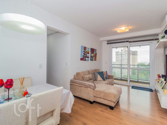 Apartamento com 76m², 2 dormitórios, 1 suíte, 2 vagas, Petrópolis em Porto Alegre