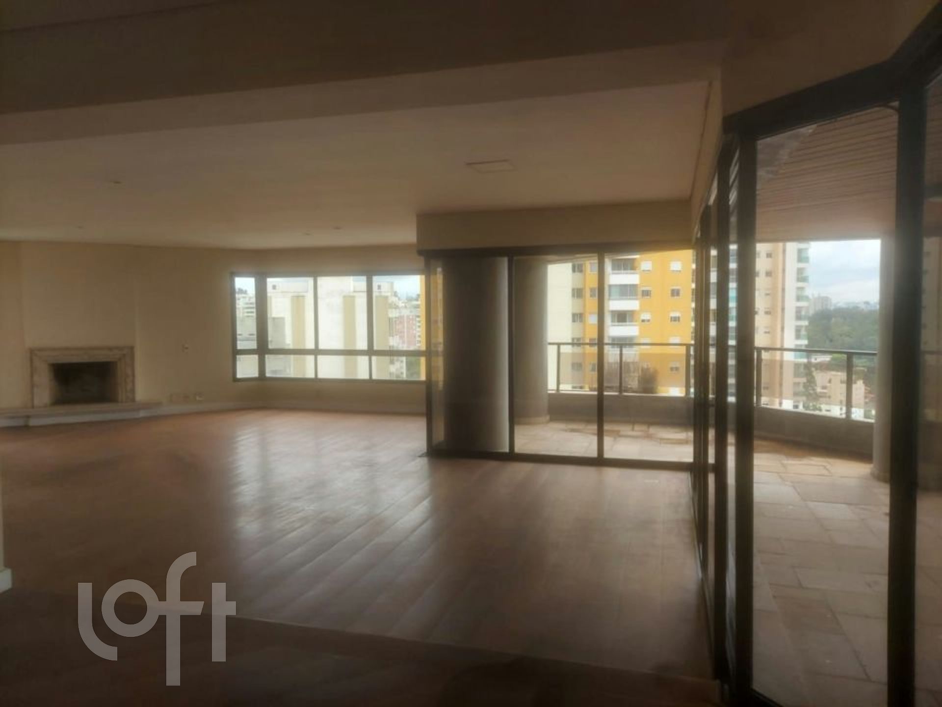 Apartamento à venda com 4 quartos, 300m² - Foto 1